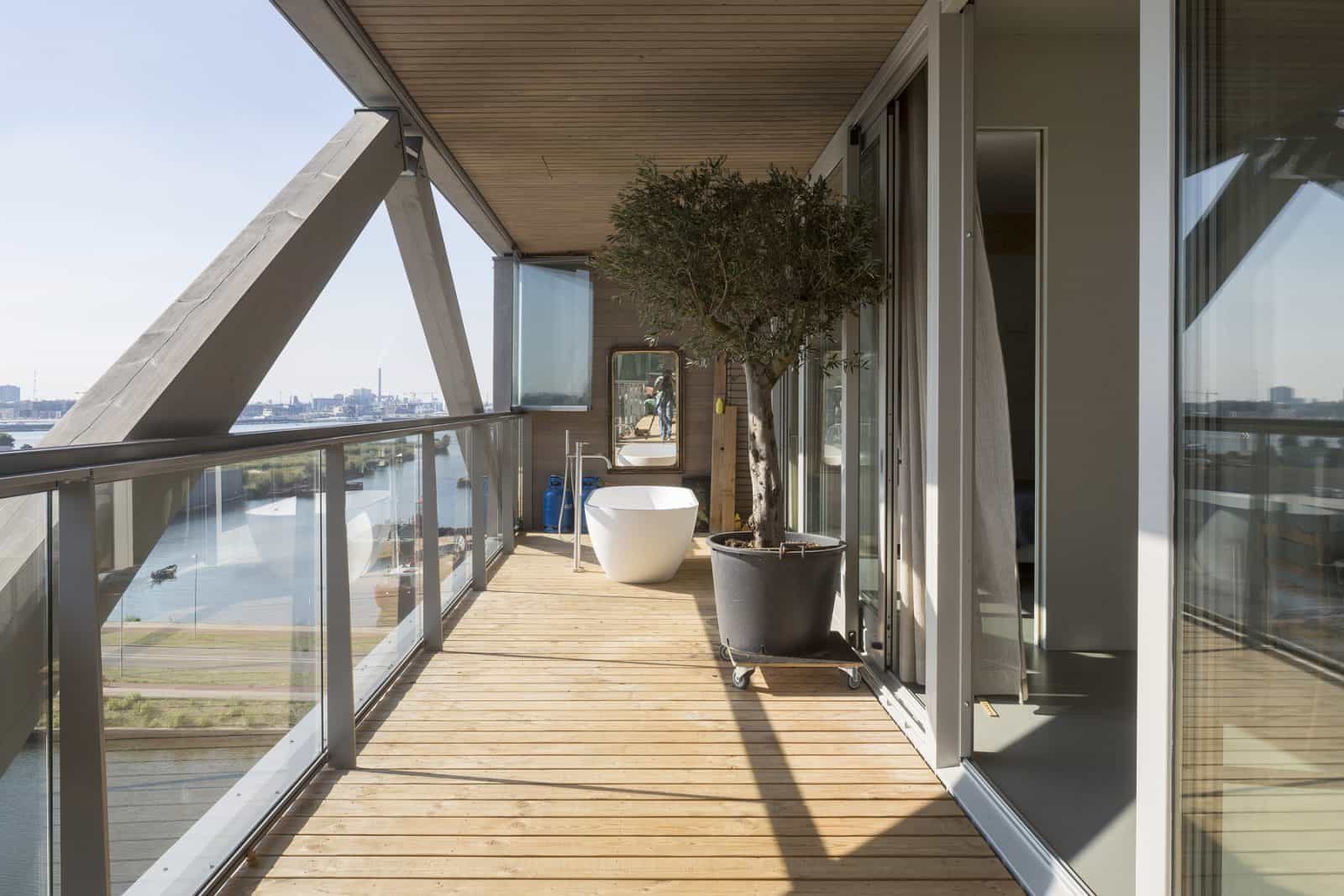loggia-balconies-7th-1600x1067
